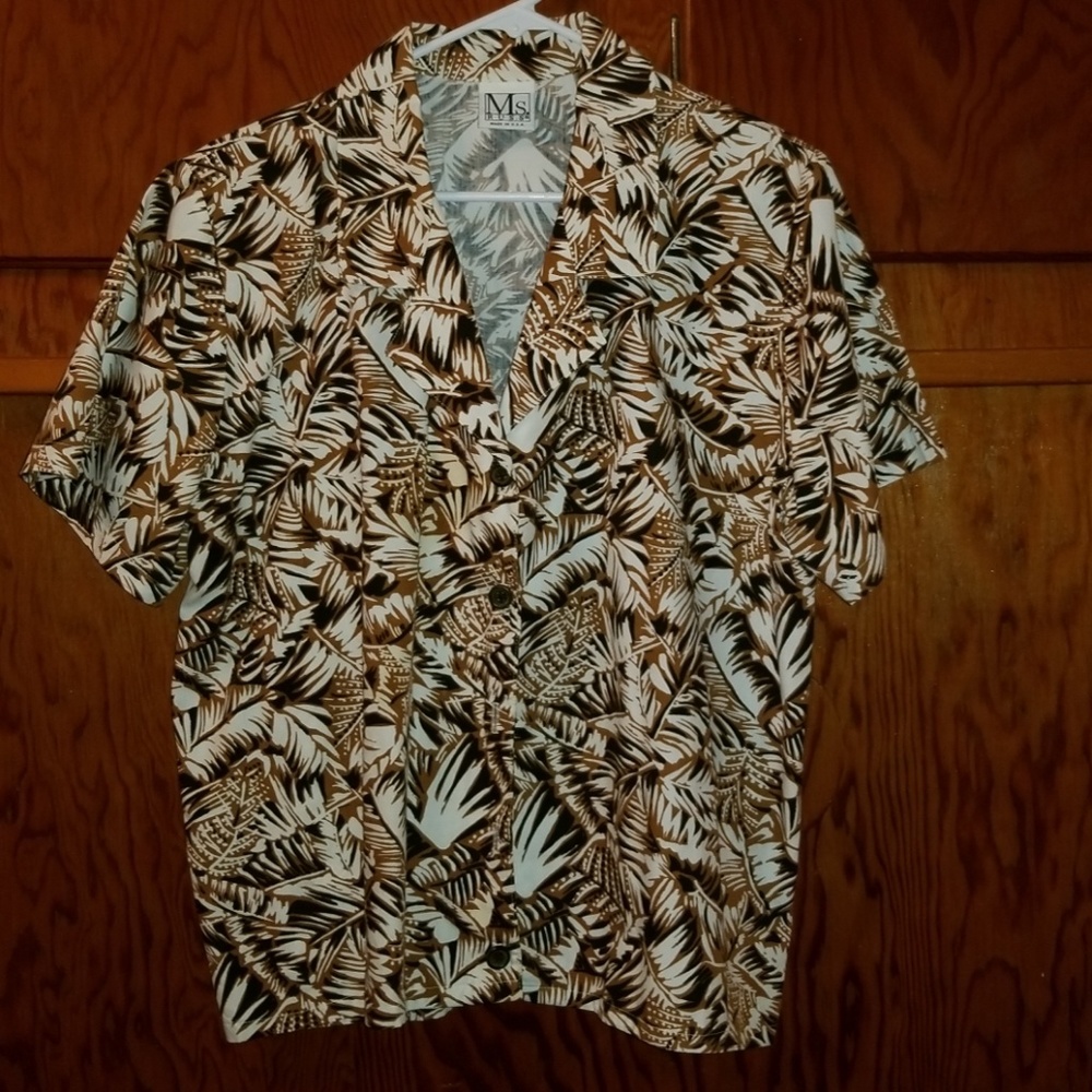 Ladies button down shirt 16W